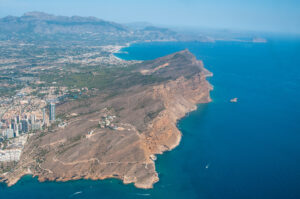 Serra Gelada: el “tsunami” de 330–340 millones que amenaza con tragarse el presupuesto de Benidorm